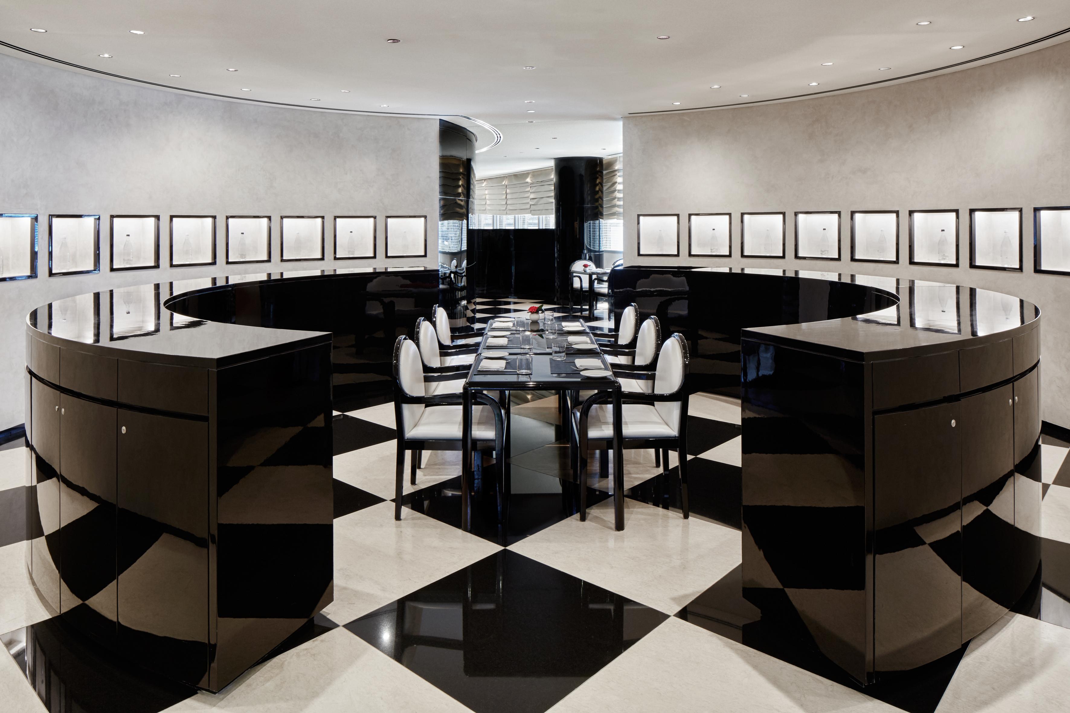Armani Hotel Dubai, Burj Khalifa Esterno foto Interior of the store
