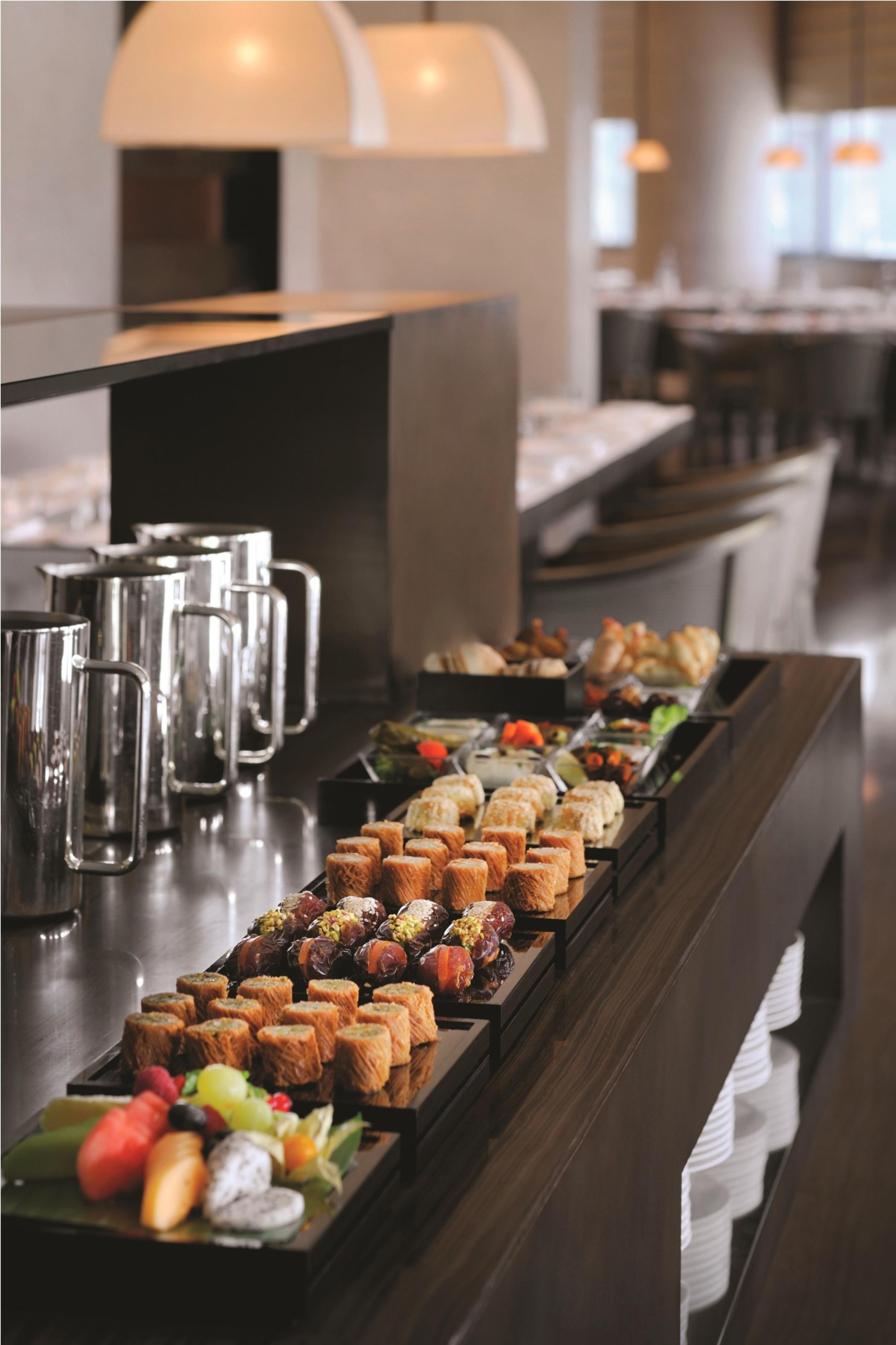 Armani Hotel Dubai, Burj Khalifa Esterno foto A buffet
