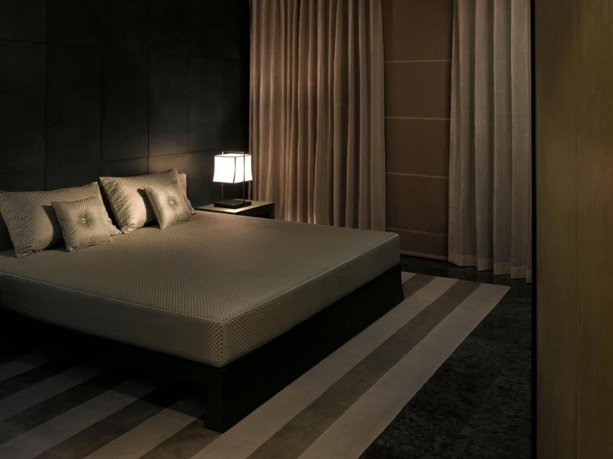 Armani Hotel Dubai, Burj Khalifa Esterno foto A bedroom